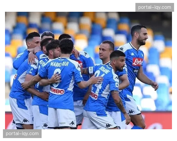 “战术板：斯佩齐亚五后卫防线是如何被拉齐奥的边中结合战术瓦解的”