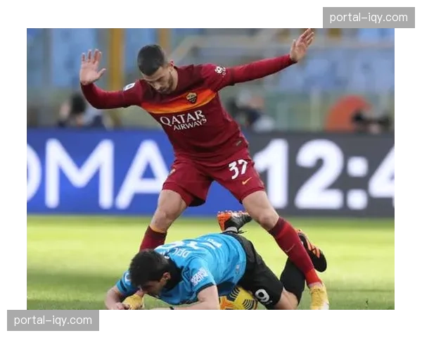 终场哨响，贝蒂斯老将瓜尔达多被队友高高抛起